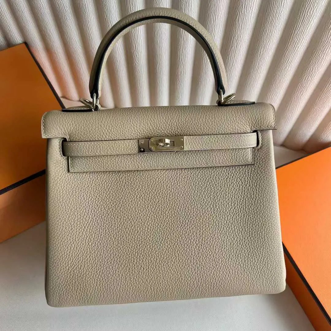 Kelly 25