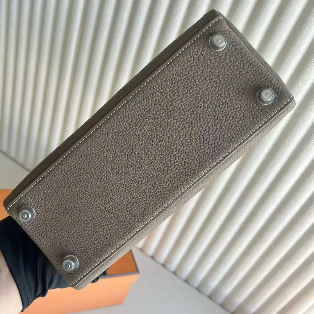 Kelly 25