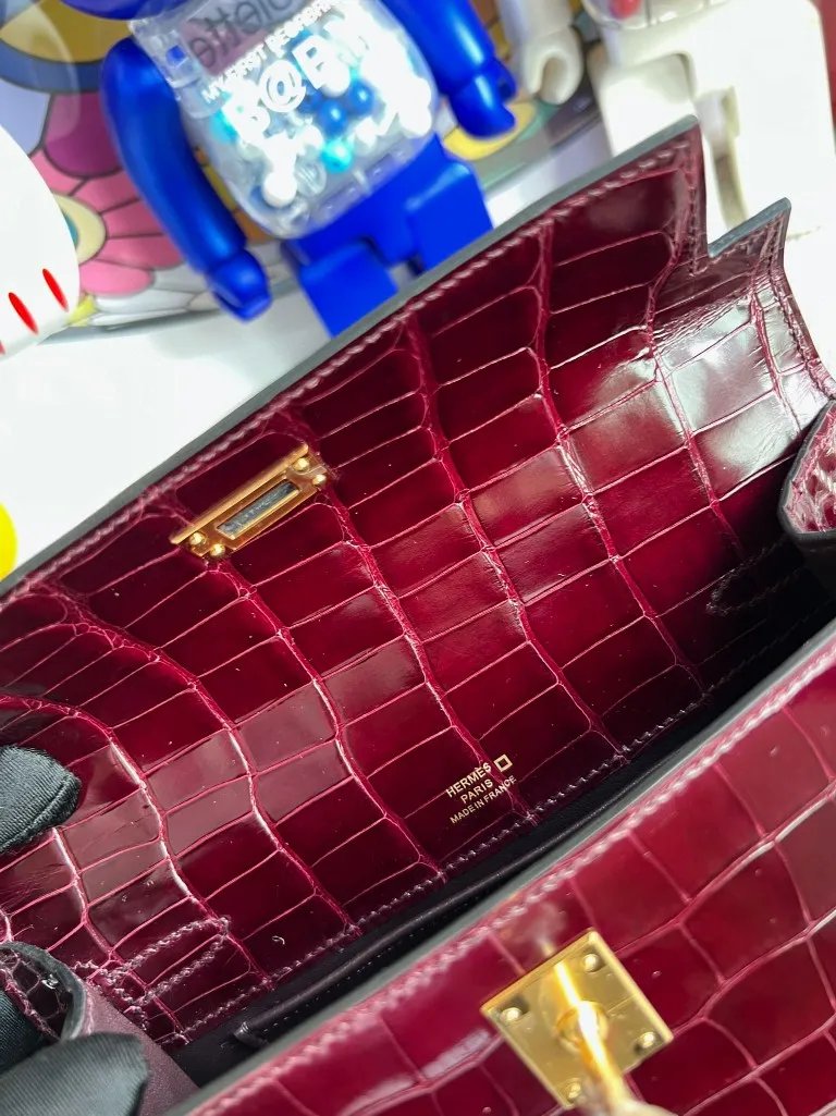 Kelly Pochette