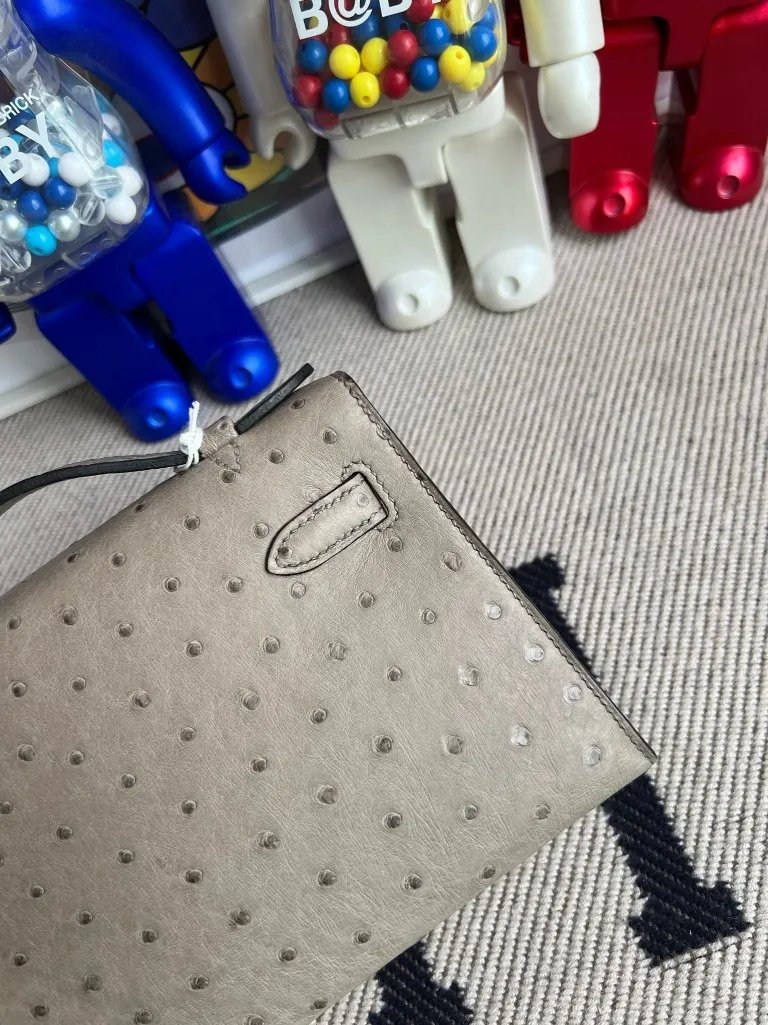 Kelly Pochette