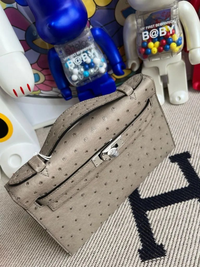 Kelly Pochette