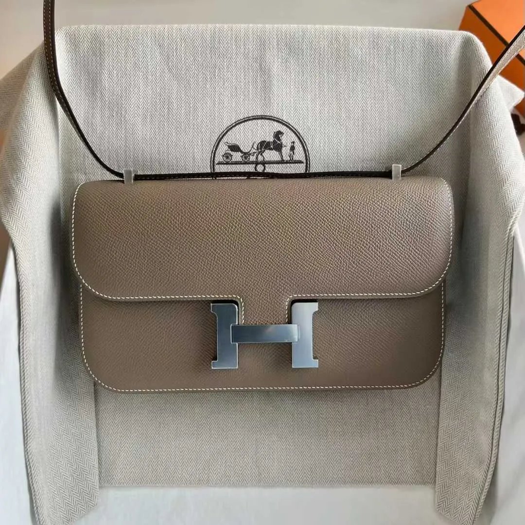 Kelly 25
