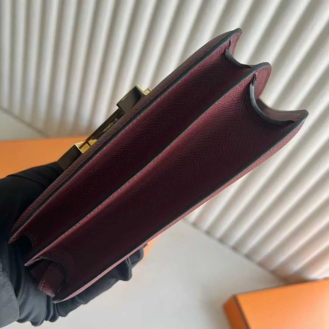 Constance 24