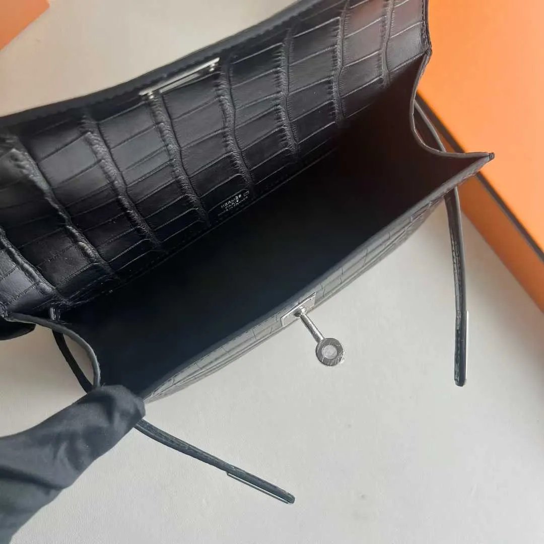 Kelly Pochette 22