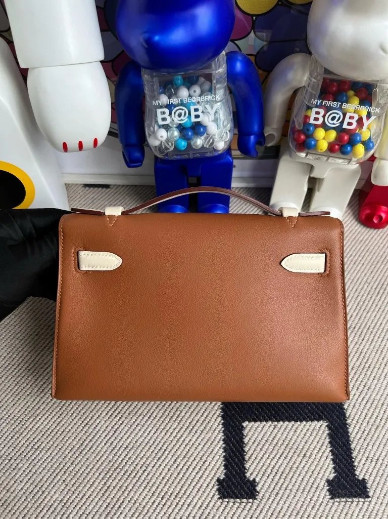 Kelly Pochette