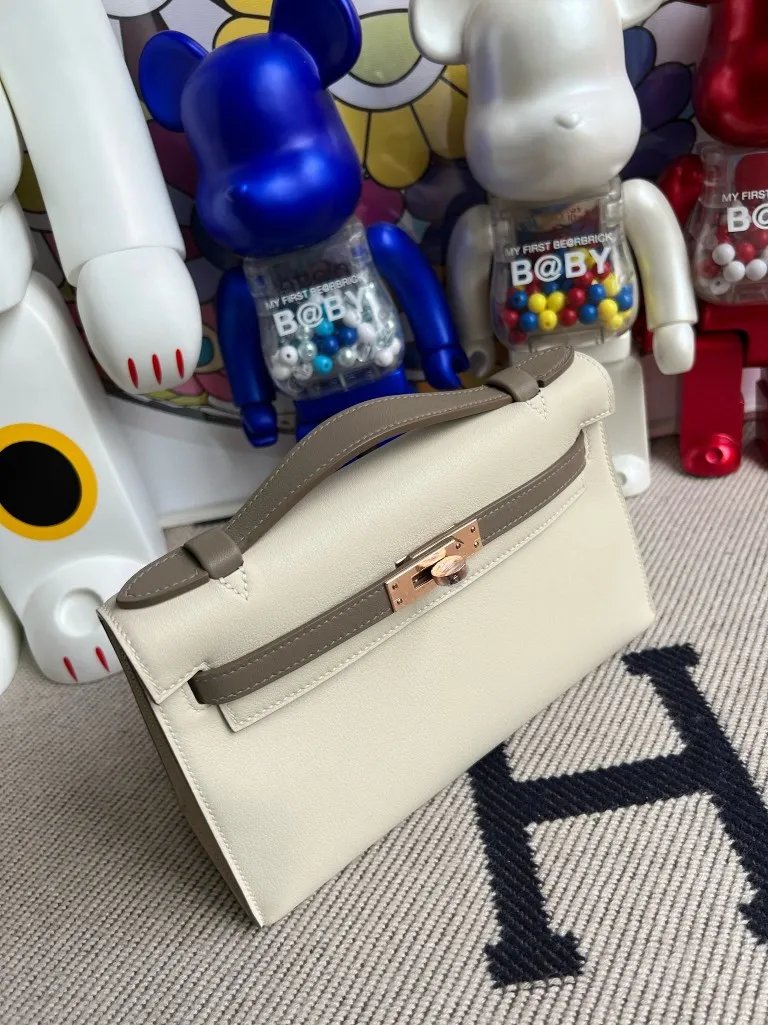 Kelly Pochette