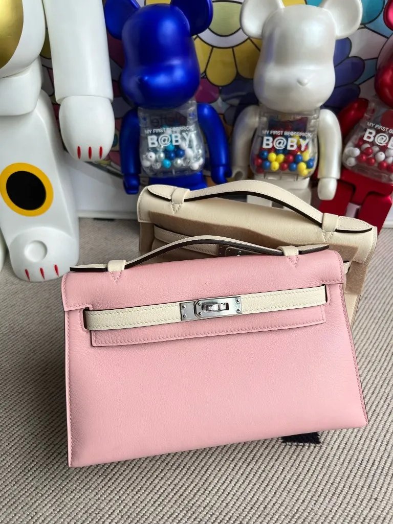 Kelly Pochette