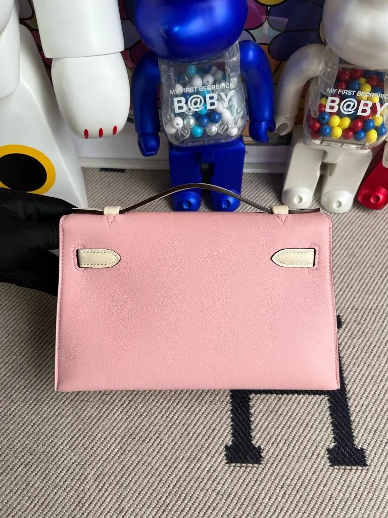 Kelly Pochette