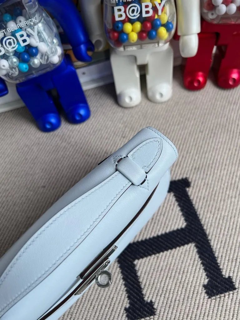 Kelly Pochette