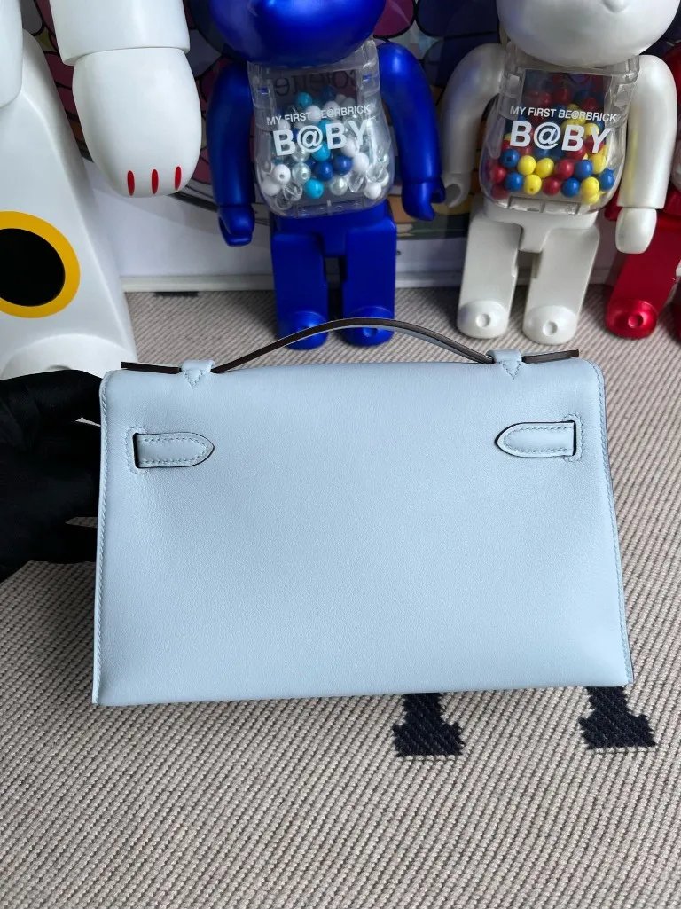 Kelly Pochette