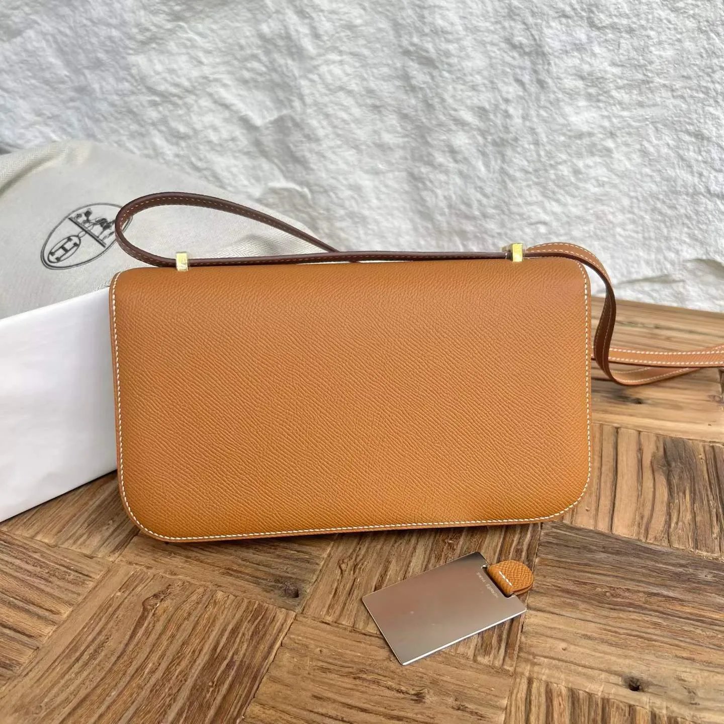 Constance Elan 23
