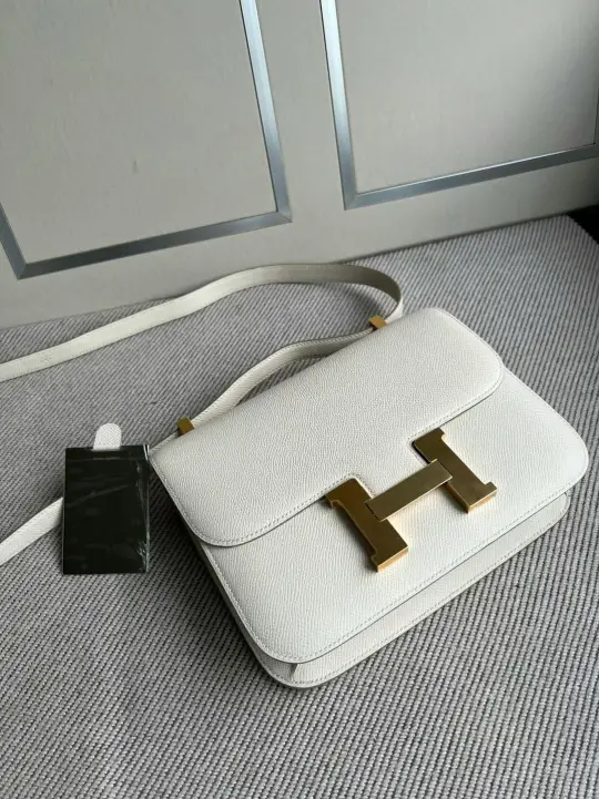 Constance 24