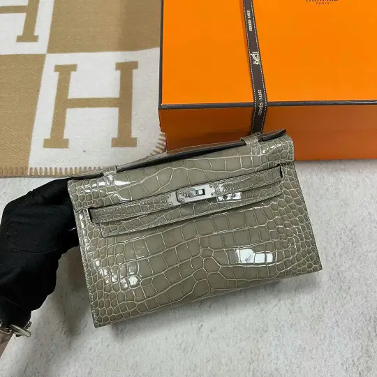 Kelly Pochette 22