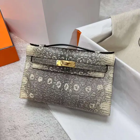 Kelly Pochette 22