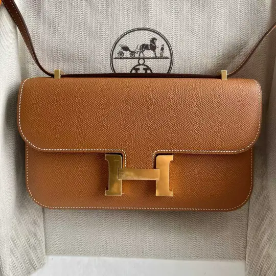 Constance Elan 23