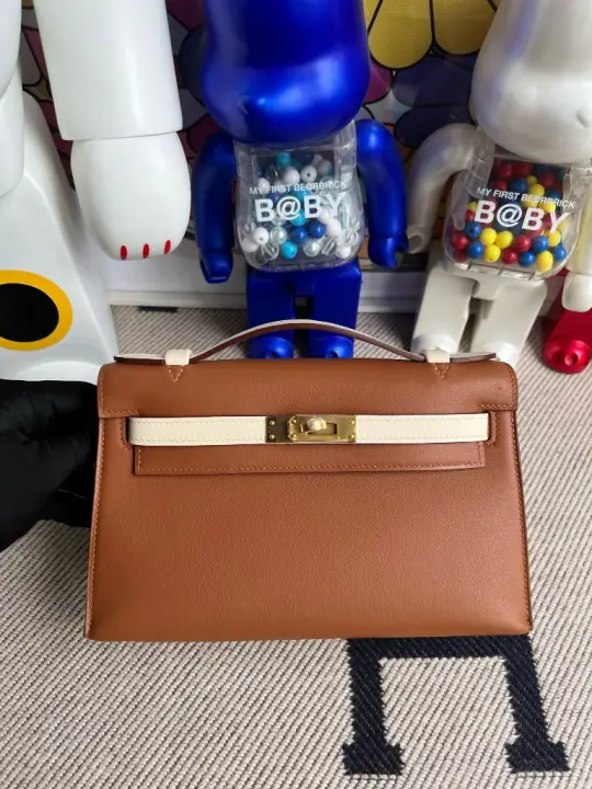 Kelly Pochette