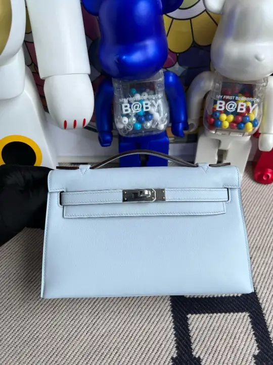 Kelly Pochette